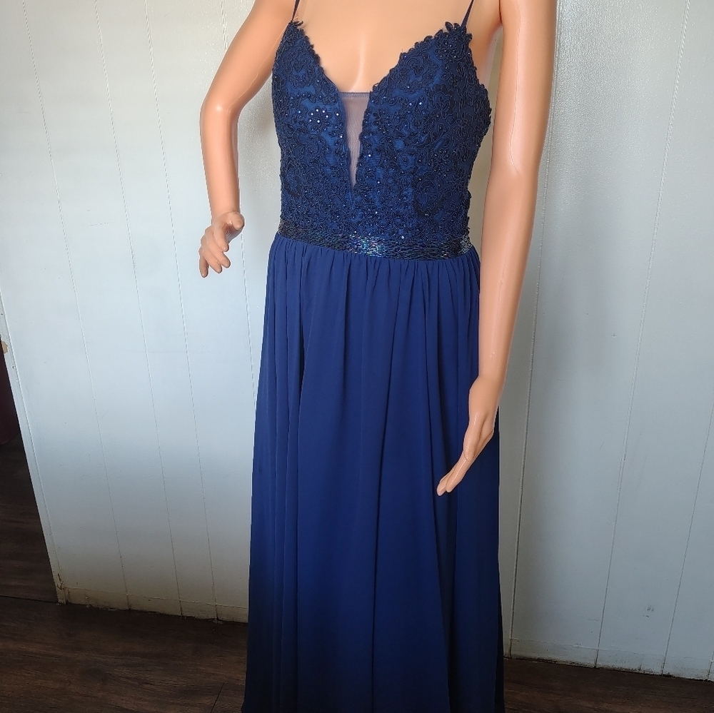 Camille LA Vie Dress Elegant Blue Evening Gown; Size 8P